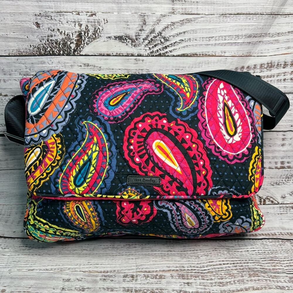 Vera Bradley Essential Messenger‎ Bag in Twilight Paisley Laptop Bag EUC